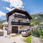 Apartamento Mountain View Haven - Two Bedroom With Balcony *