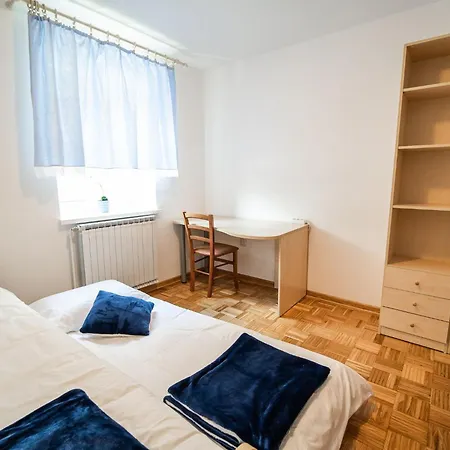 Mountain View Haven - Two Bedroom With Balcony *