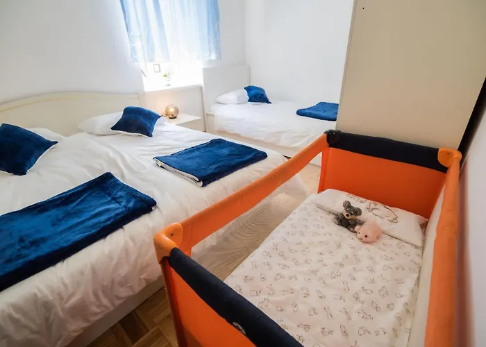 Mountain View Haven - Two Bedroom With Balcony Апартаменты *