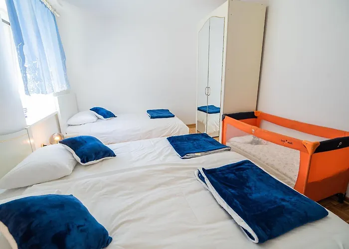 Mountain View Haven - Two Bedroom With Balcony *