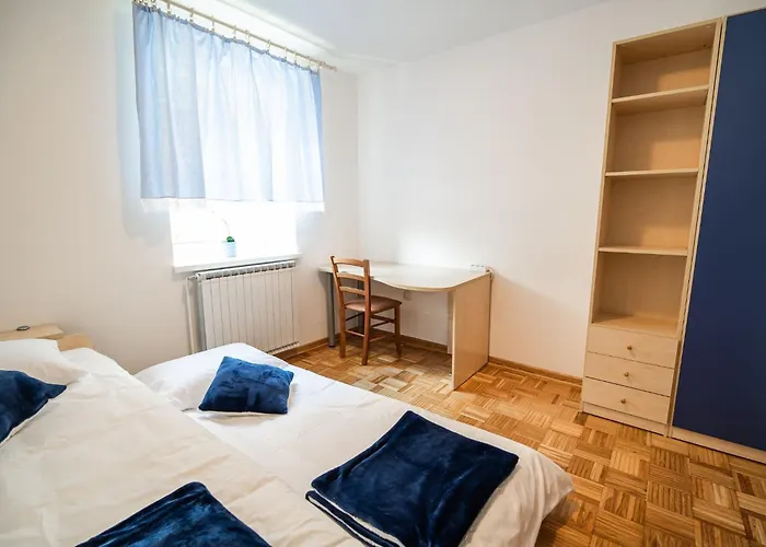 Mountain View Haven - Two Bedroom With Balcony *