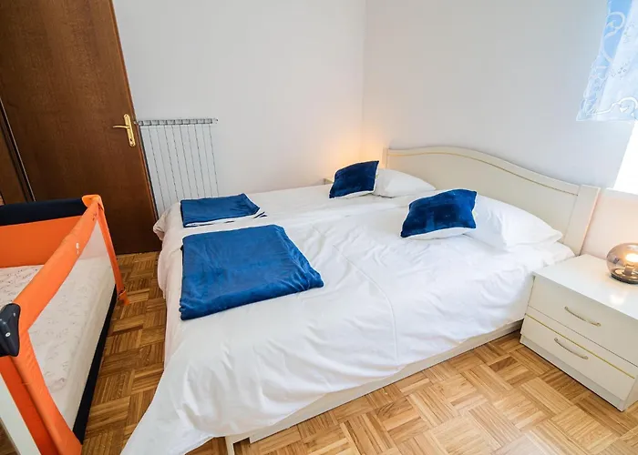 Mountain View Haven - Two Bedroom With Balcony Бовец