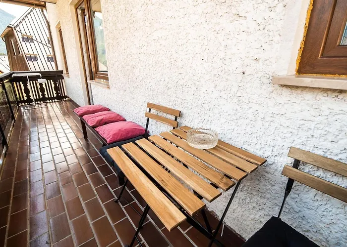 Апартаменты Mountain View Haven - Two Bedroom With Balcony